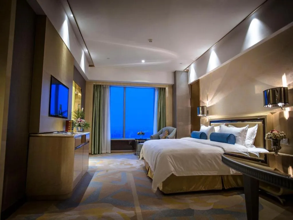 Bed in Shanghai Fuyue Hotel