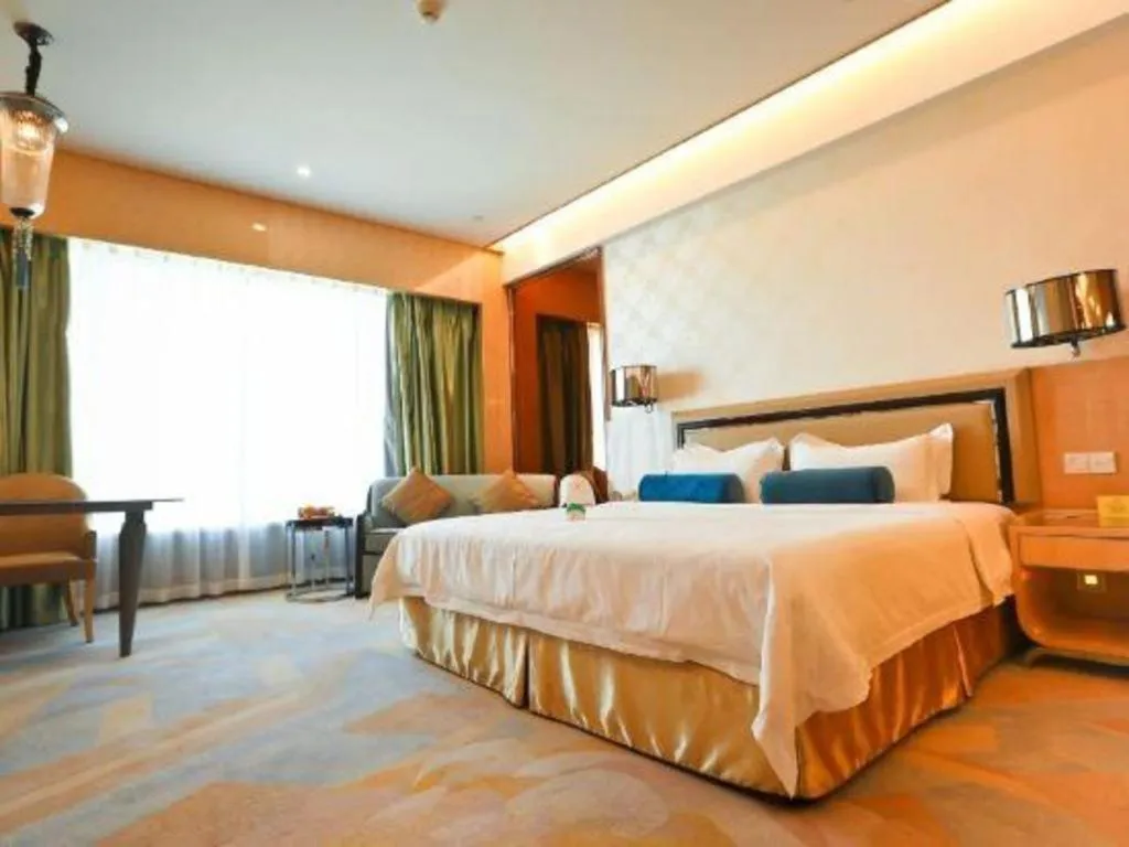 Bed in Shanghai Fuyue Hotel