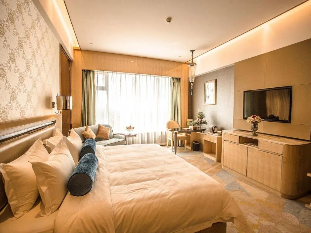 Bed in Shanghai Fuyue Hotel