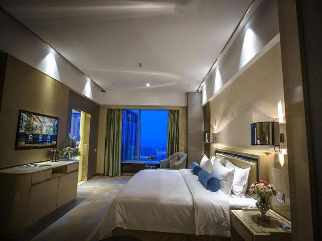 Bed in Shanghai Fuyue Hotel