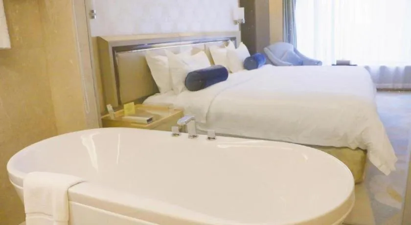 Bed in Shanghai Fuyue Hotel