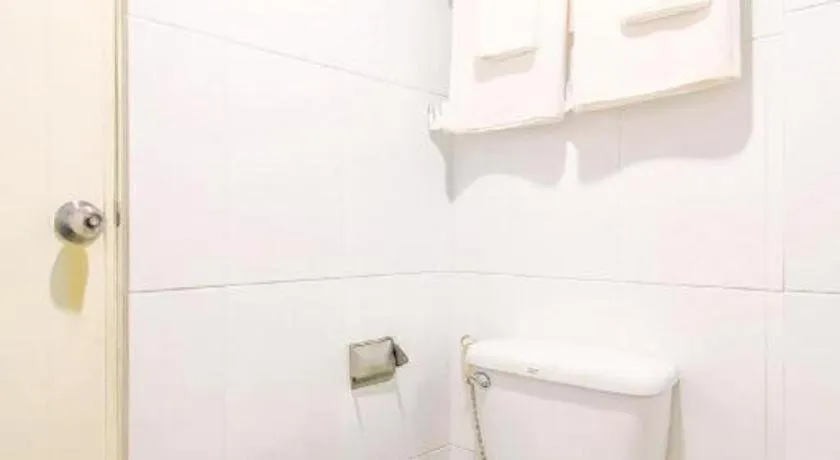 OYO 383 White inn hotel