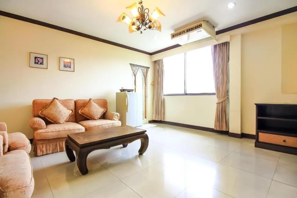 OYO 383 White inn hotel