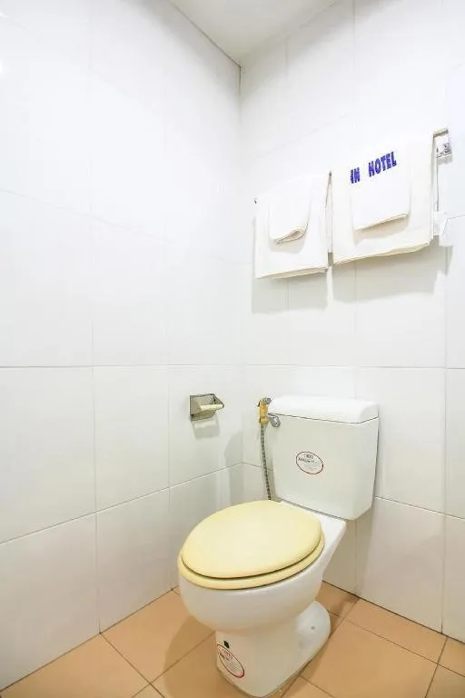 OYO 383 White inn hotel