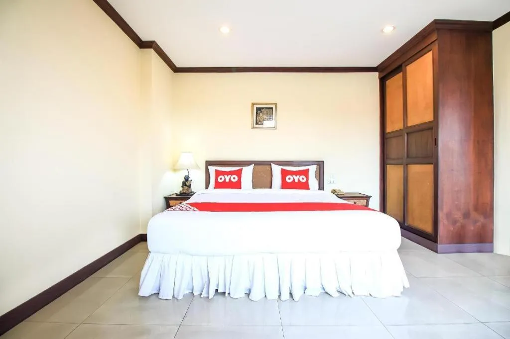 Bed in OYO 383 White inn hotel