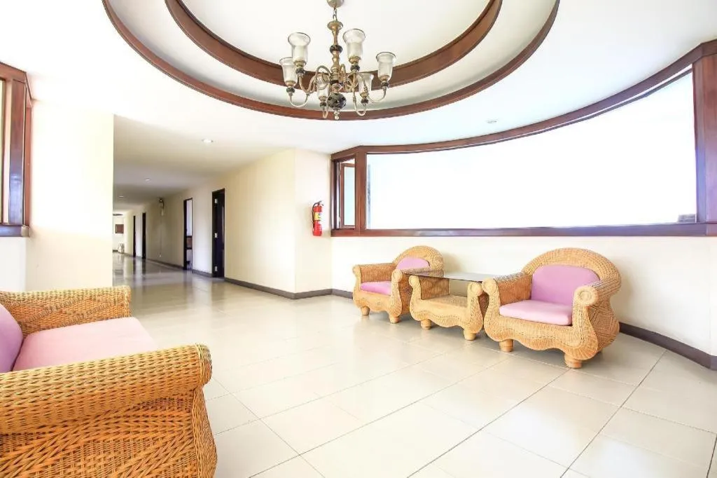 OYO 383 White inn hotel