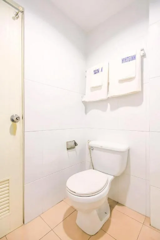 OYO 383 White inn hotel