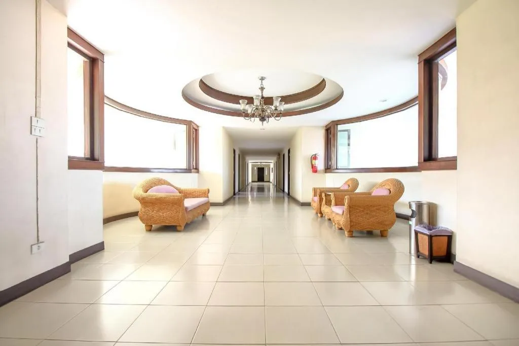 OYO 383 White inn hotel