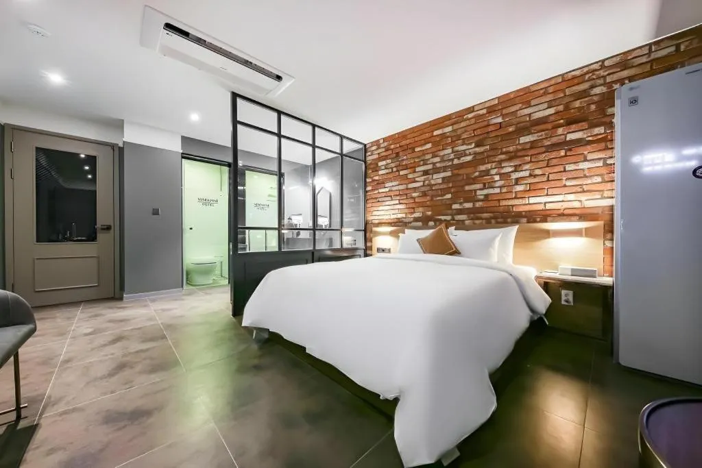 Bed in Cheongju Maryjane Hotel