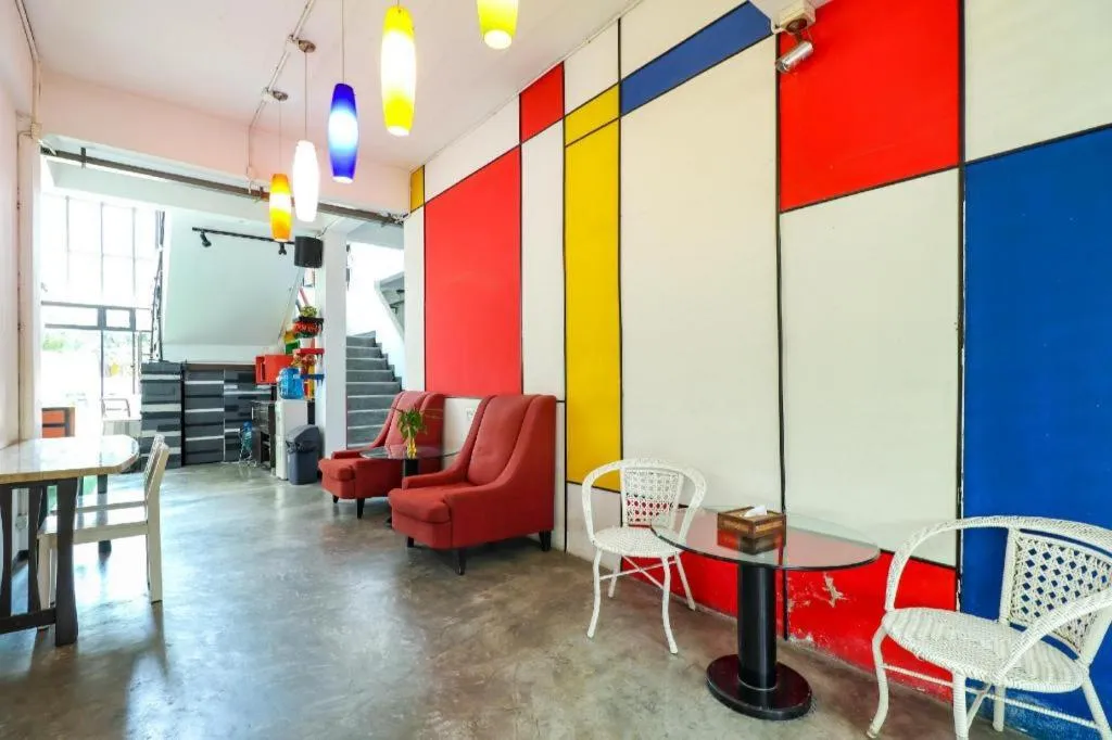 OYO 412 7 Days Hotel