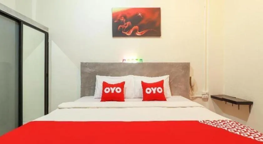 Bed in OYO 412 7 Days Hotel