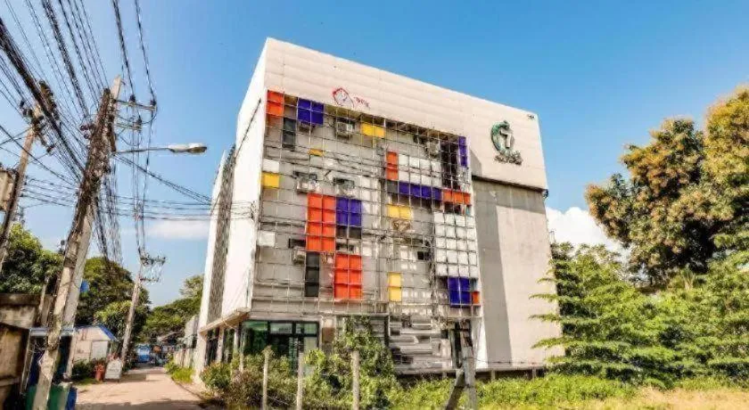 OYO 412 7 Days Hotel