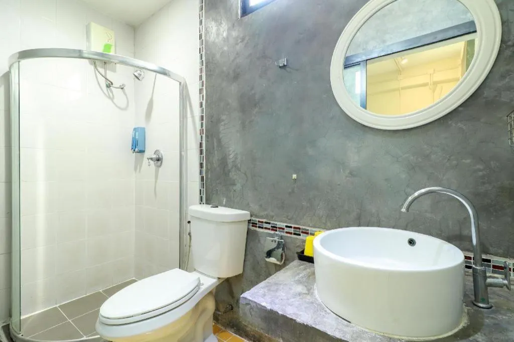 OYO 412 7 Days Hotel