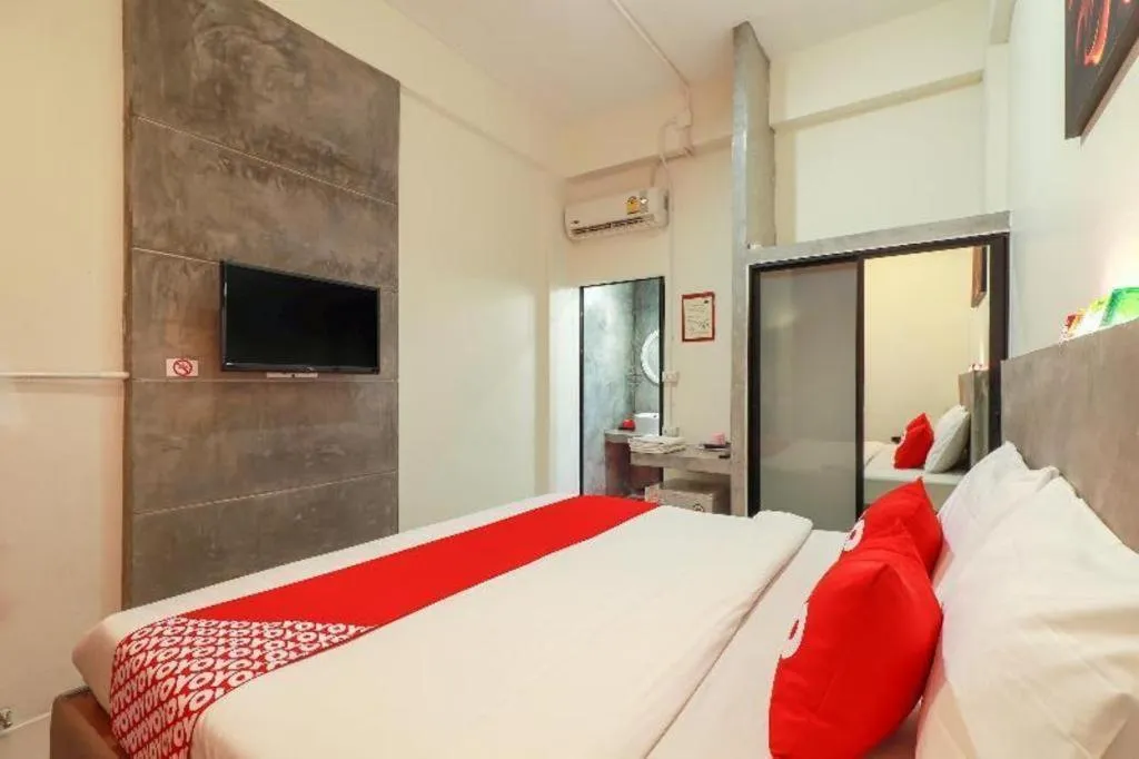 Bed in OYO 412 7 Days Hotel