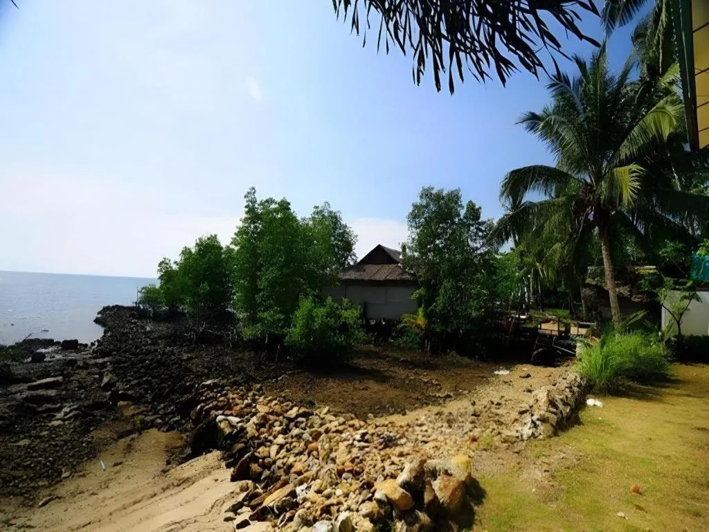 Green Cottage Beach Resort