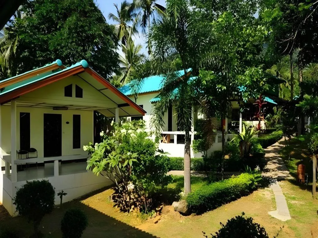 Green Cottage Beach Resort