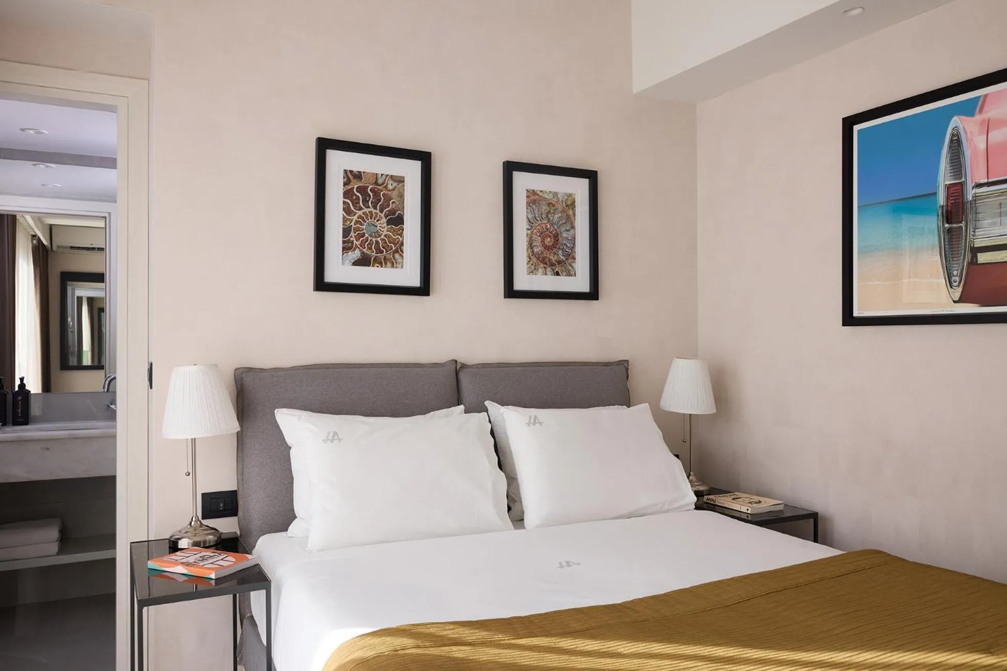 Bed in Astor Hotel Athens