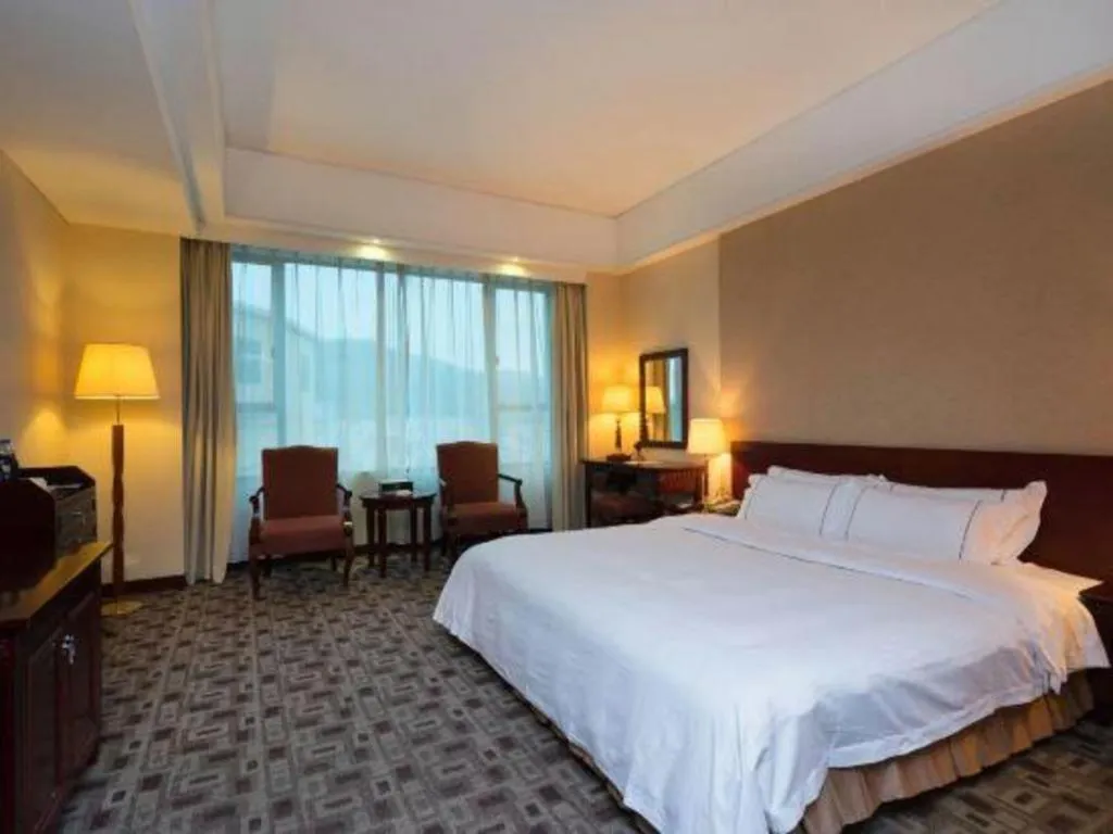 Bed in Metropolitan Hotel