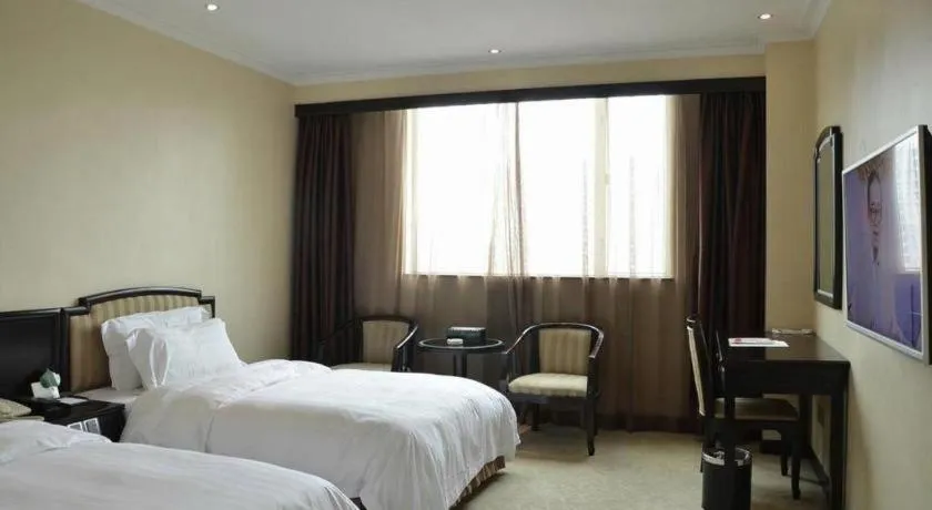 Bed in Metropolitan Hotel