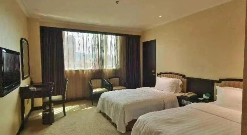 Bed in Metropolitan Hotel