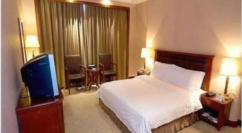 Bed in Metropolitan Hotel