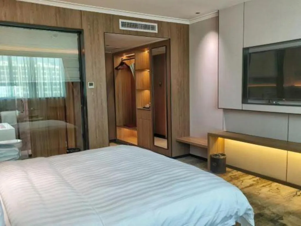 Bed in Metropolitan Hotel