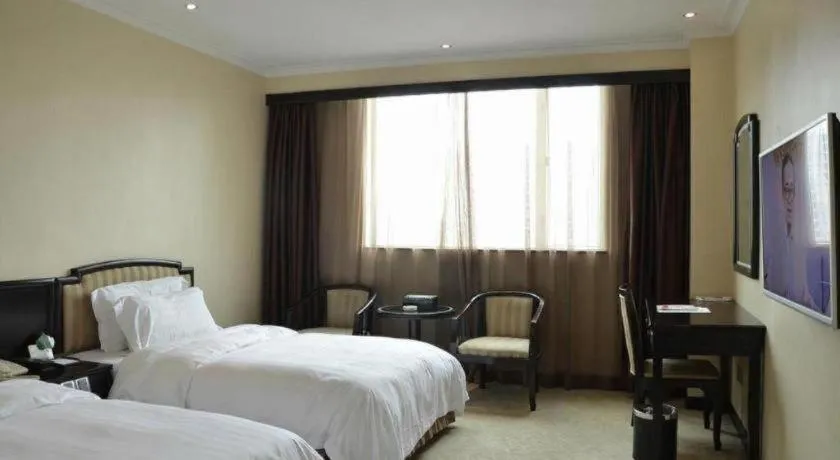 Bed in Metropolitan Hotel