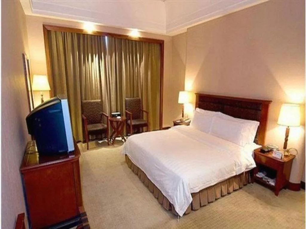 Bed in Metropolitan Hotel