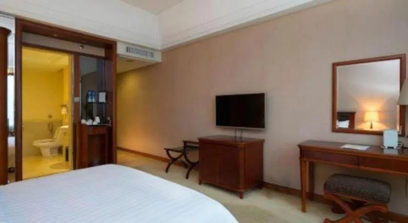 Bed in Metropolitan Hotel