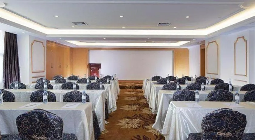 Vienna Hotel Guangdong Xinyi Jiaoyucheng River View