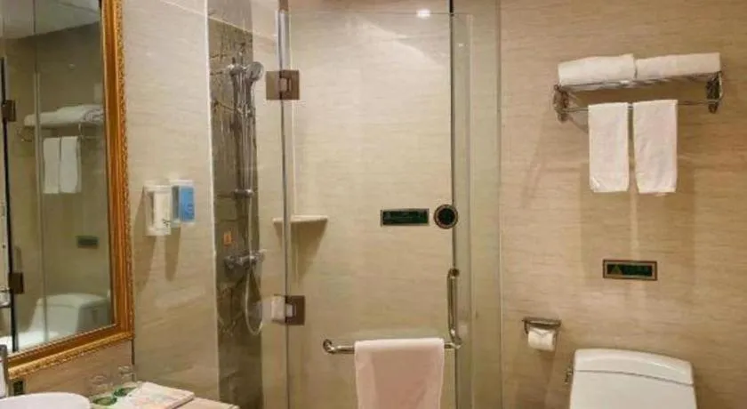 Vienna Hotel Guangdong Xinyi Jiaoyucheng River View