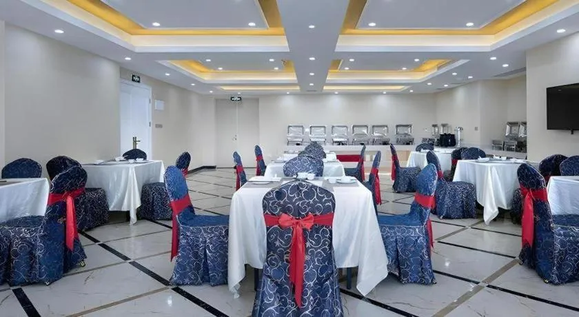 Vienna Hotel Guangdong Xinyi Jiaoyucheng River View