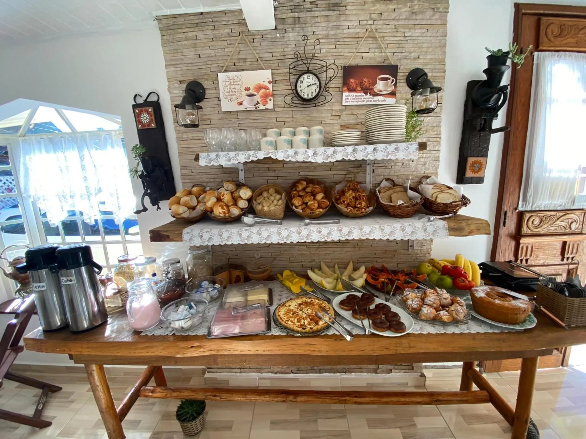 Food and drinks in Pousada Recanto Ninho Verde Chalés