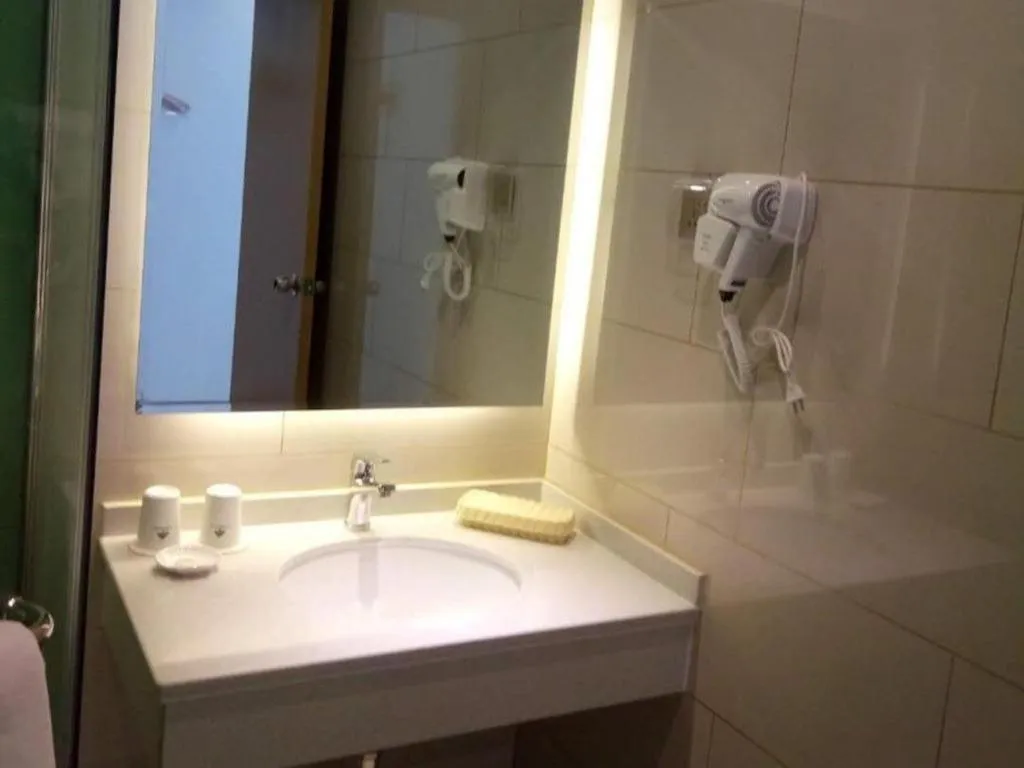 GreenTree Inn Qingdao Jiaozhou Jiaoping Road Express Hotel