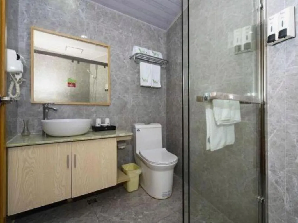 Vatica Hangzhou Linan Qianwang Street Hotel