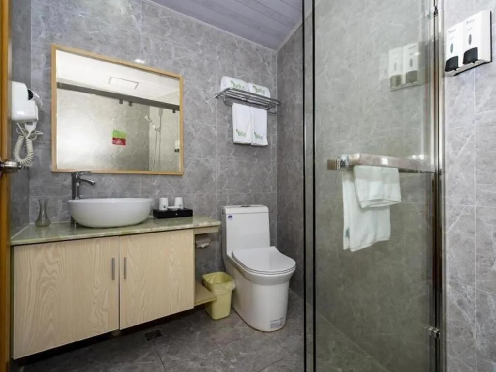 Vatica Hangzhou Linan Qianwang Street Hotel