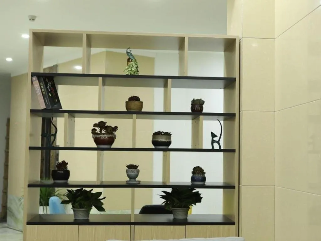 Vatica Hangzhou Linan Qianwang Street Hotel