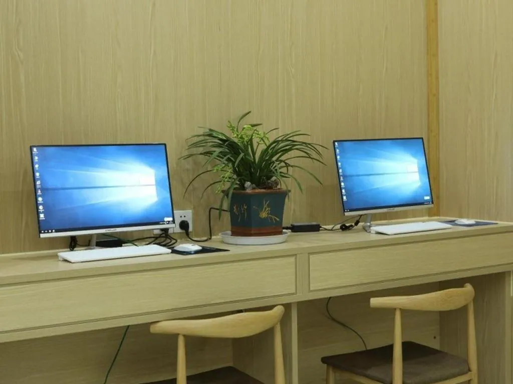 Vatica Hangzhou Linan Qianwang Street Hotel