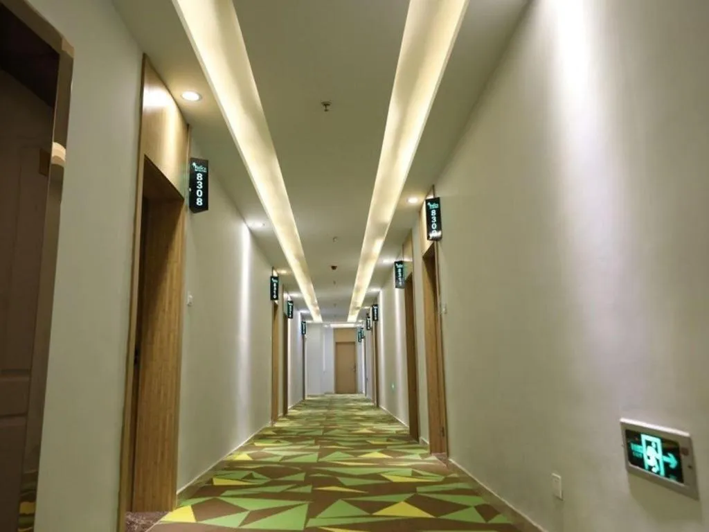 Vatica Hangzhou Linan Qianwang Street Hotel