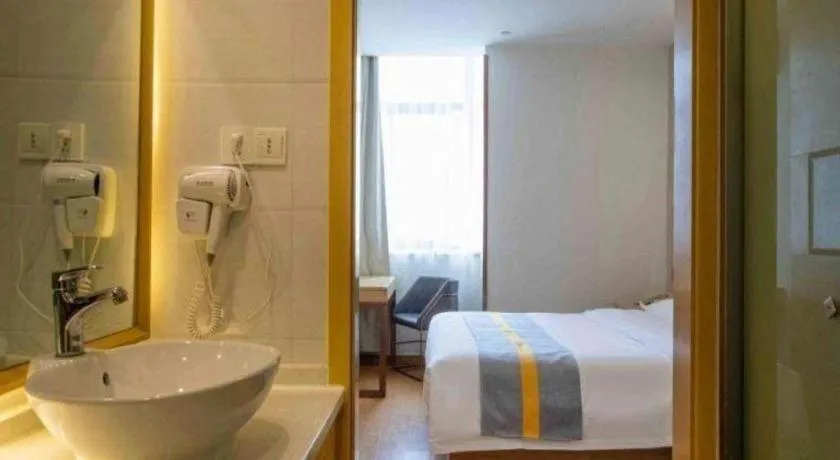 Bed in GreenTree Inn Shanghai National Convention and Exhibition Center Huaxiang Road