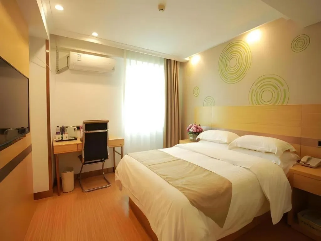 Bed in GreenTree Inn Shanghai National Convention and Exhibition Center Huaxiang Road