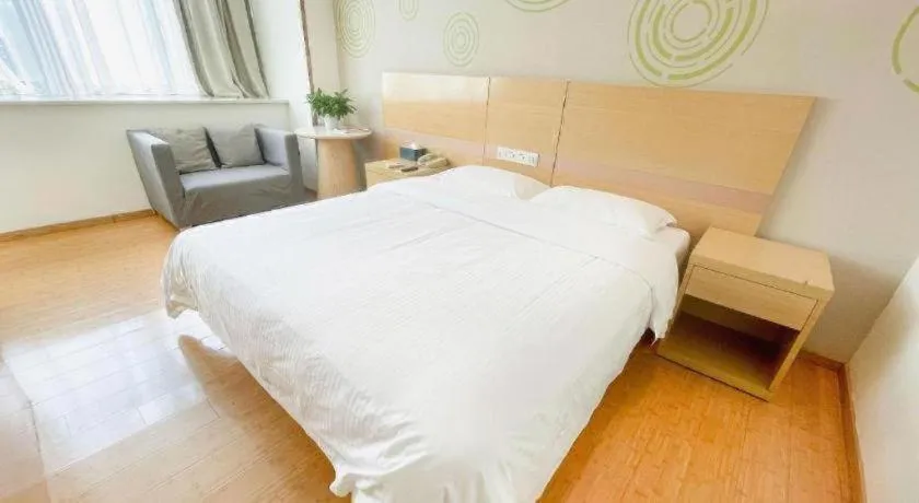 Bed in GreenTree Inn Shanghai National Convention and Exhibition Center Huaxiang Road