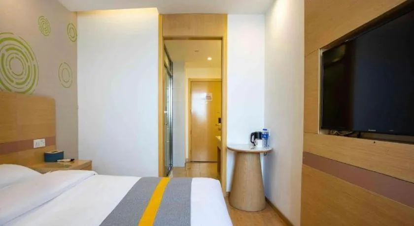 Bed in GreenTree Inn Shanghai National Convention and Exhibition Center Huaxiang Road