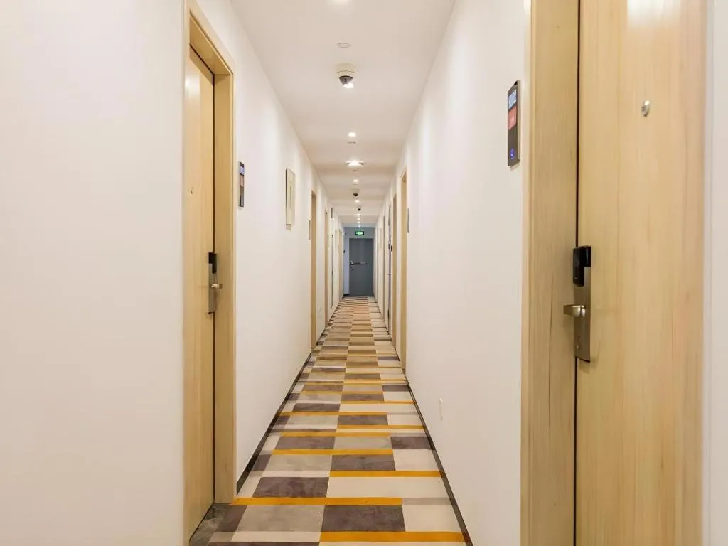 Shell Shanghai Yangpu District Pingliang Road Binjiang Hotel