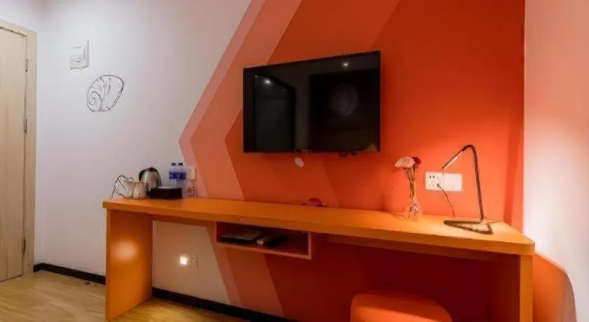 Shell Shanghai Yangpu District Pingliang Road Binjiang Hotel