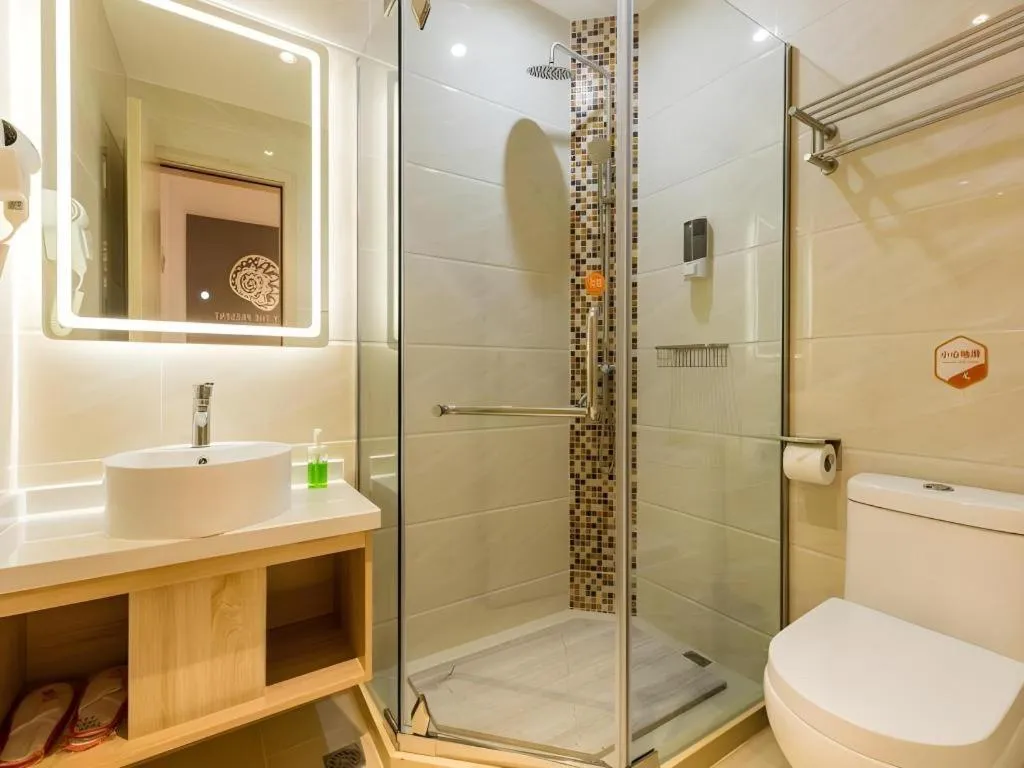 Shell Shanghai Yangpu District Pingliang Road Binjiang Hotel