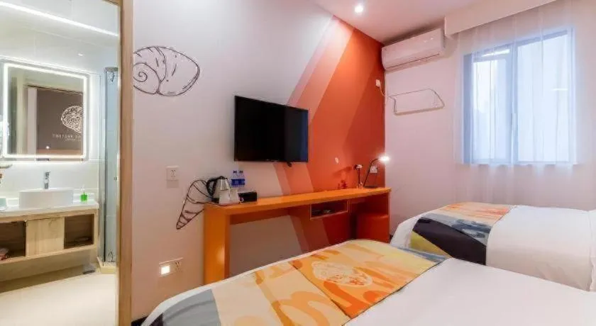 Bed in Shell Shanghai Yangpu District Pingliang Road Binjiang Hotel