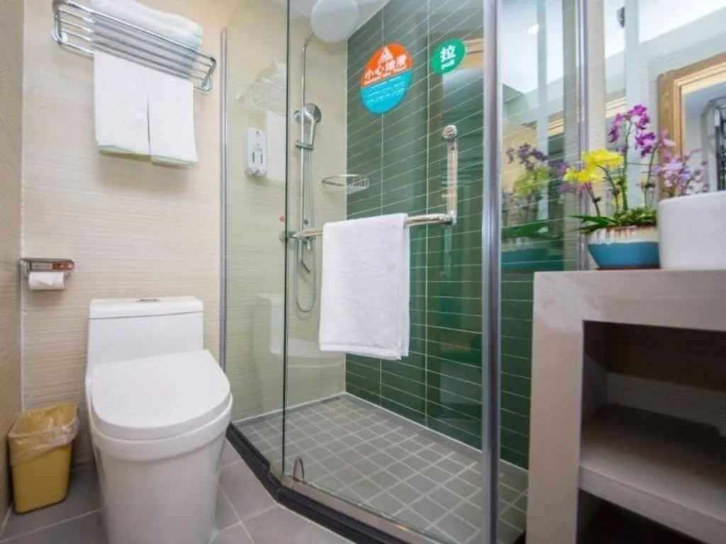 GreenTree Inn Haikou City Wuzhishan Road