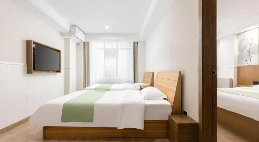 Bed in GreenTree Inn Haikou City Wuzhishan Road