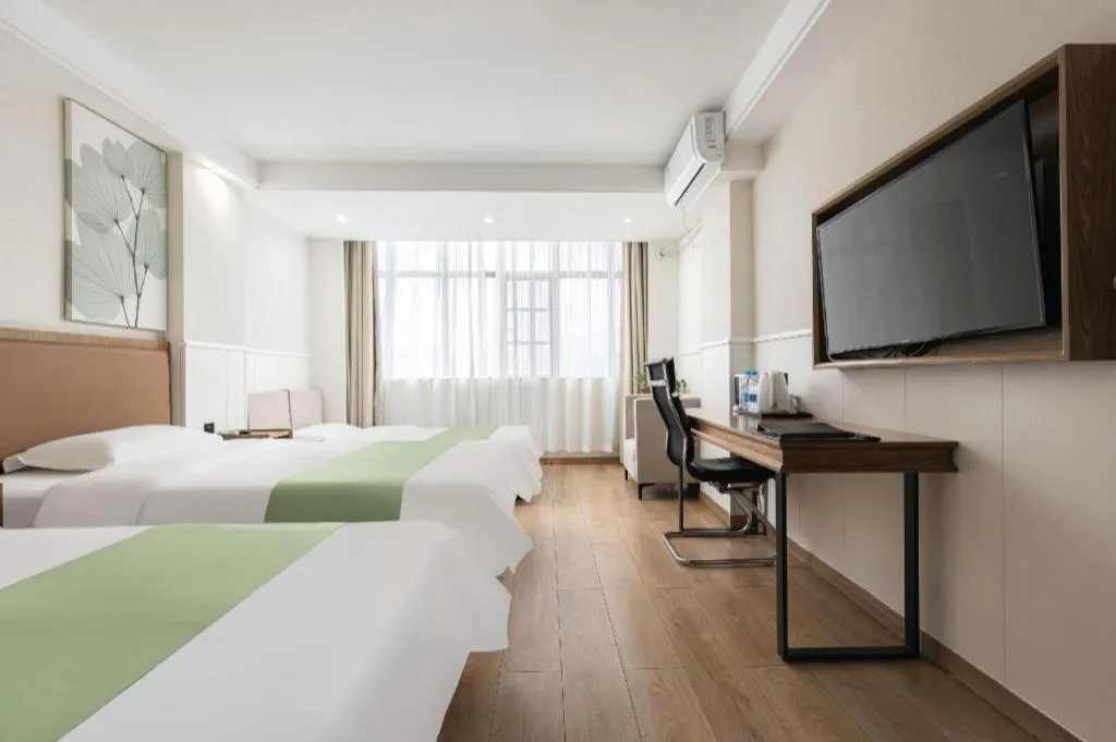 Bed in GreenTree Inn Haikou City Wuzhishan Road